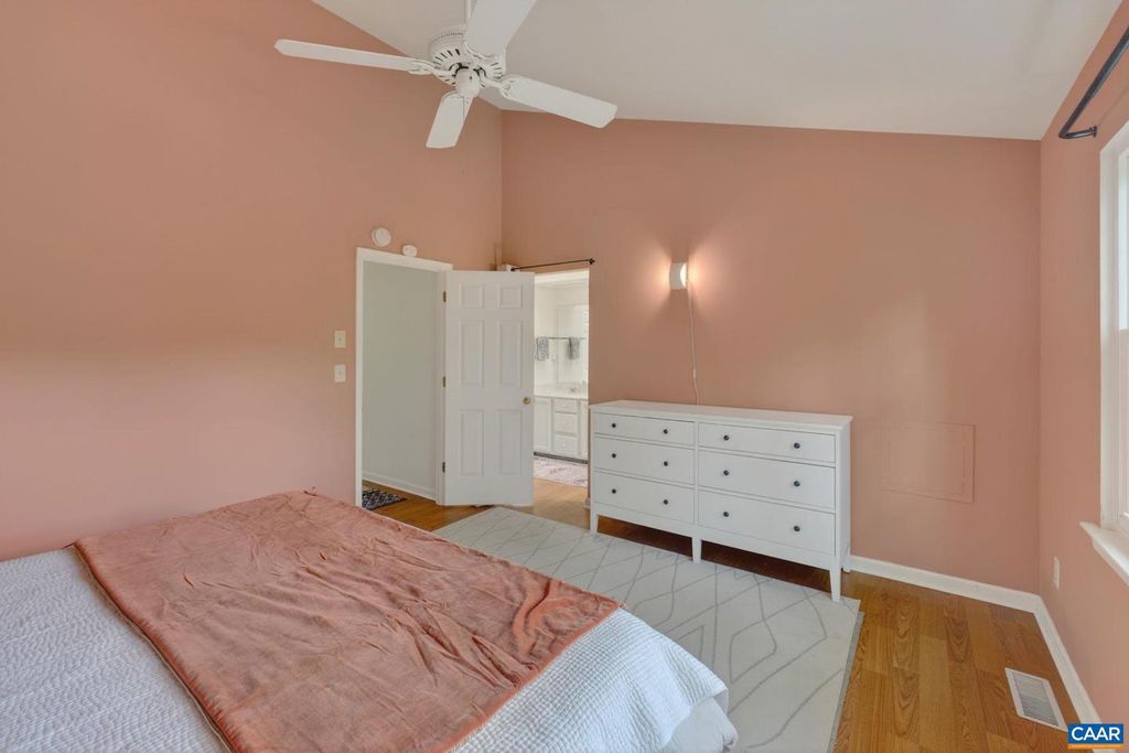 Image 19 of property listing at 1247 MAPLE VIEW DR, Charlottesville, VA 22902