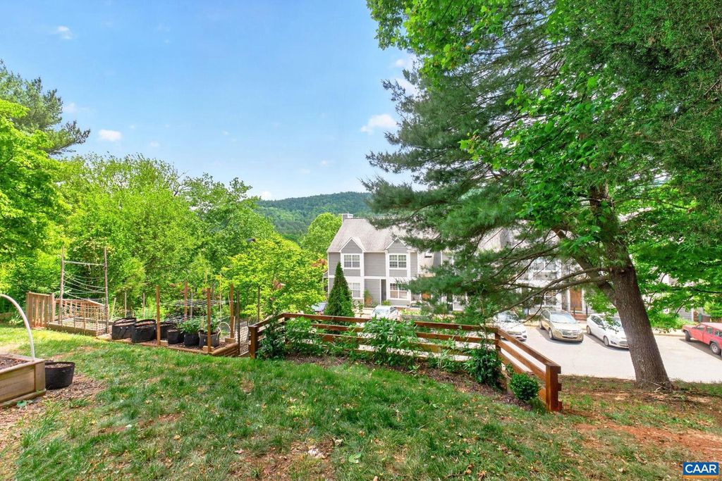 Image 32 of property listing at 1247 MAPLE VIEW DR, Charlottesville, VA 22902