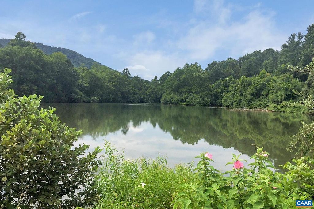 Image 37 of property listing at 1247 MAPLE VIEW DR, Charlottesville, VA 22902