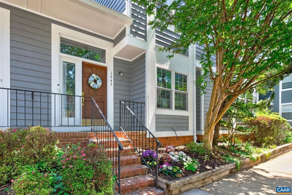 Image 38 of property listing at 1247 MAPLE VIEW DR, Charlottesville, VA 22902