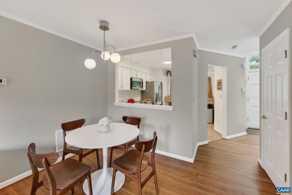 Image 9 of property listing at 1247 MAPLE VIEW DR, Charlottesville, VA 22902