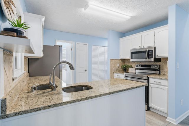 934 Tiffany Ln., North Myrtle Beach, SC 29582