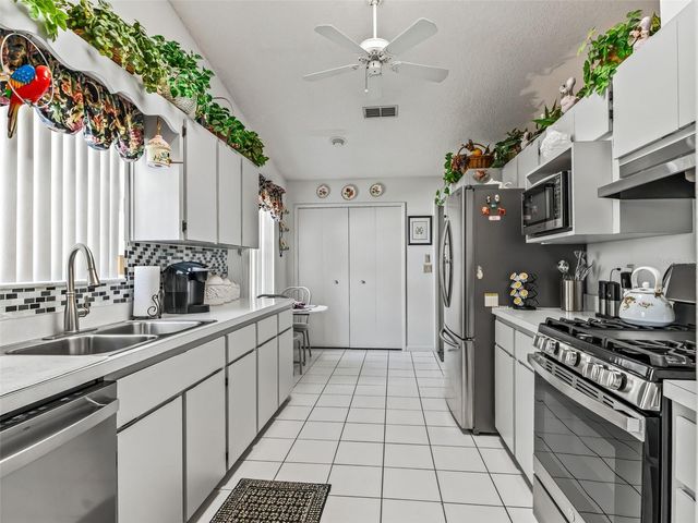 1103 BEN HOPE, Leesburg, FL 34788