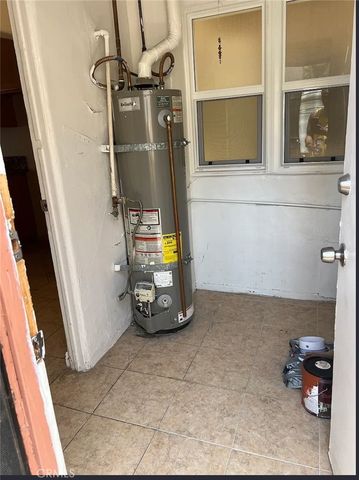 4291 Garthwaite, Los Angeles, CA 90008