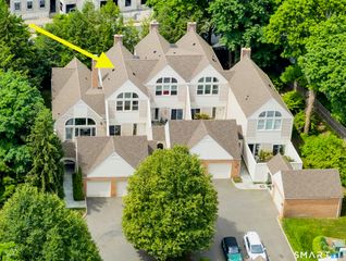 4 Sedgwick Village Lane 4, Darien, CT 06820