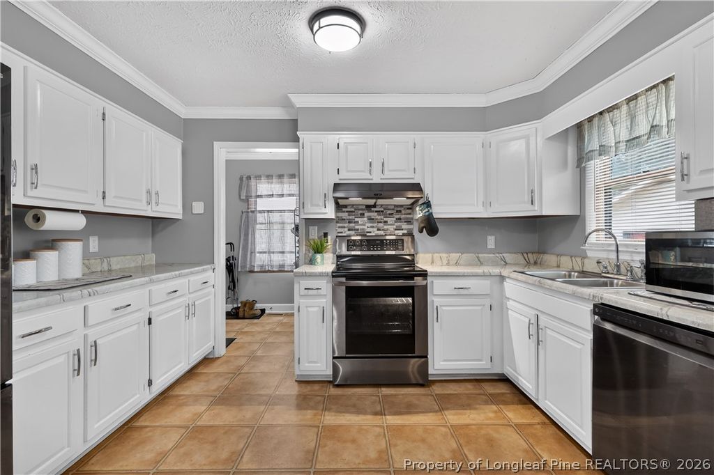 3452 Mcchoen Drive, Fayetteville, NC 28311 — photo 9