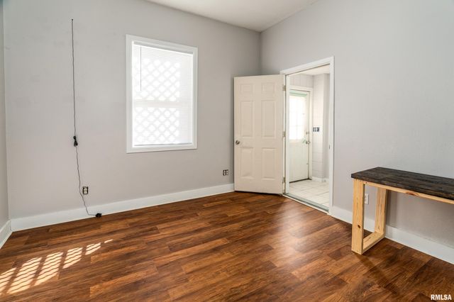 609 S POPLAR Street, Carbondale, IL 62901