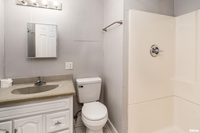 609 S POPLAR Street, Carbondale, IL 62901