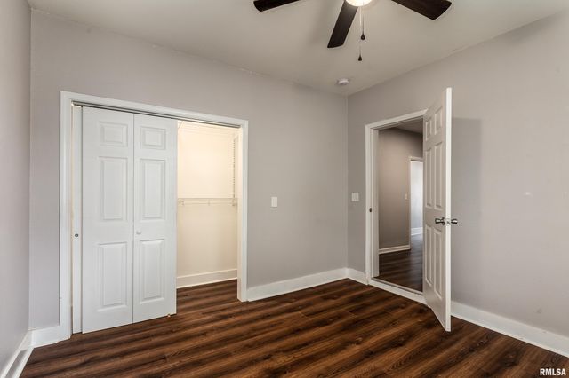 609 S POPLAR Street, Carbondale, IL 62901