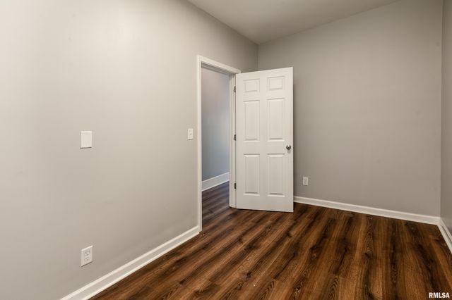 609 S POPLAR Street, Carbondale, IL 62901