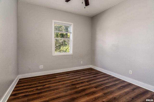 609 S POPLAR Street, Carbondale, IL 62901