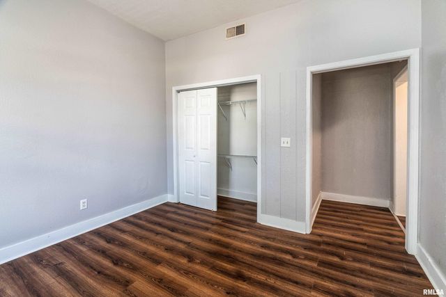 609 S POPLAR Street, Carbondale, IL 62901