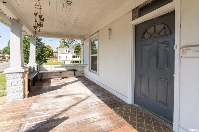 609 S POPLAR Street, Carbondale, IL 62901