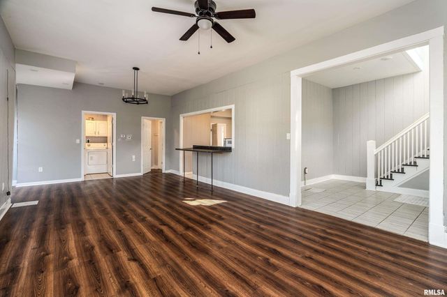 609 S POPLAR Street, Carbondale, IL 62901