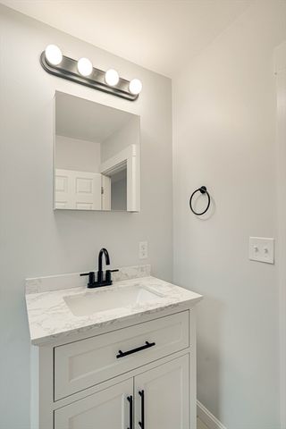 24 Dunlap St 3, Salem, MA 01970
