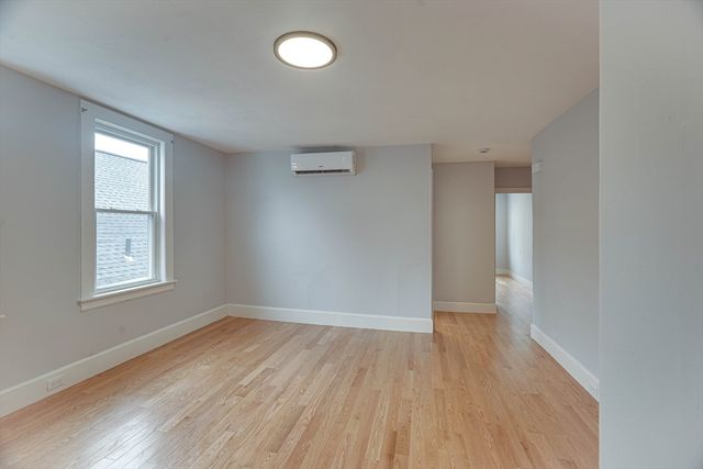 24 Dunlap St 3, Salem, MA 01970