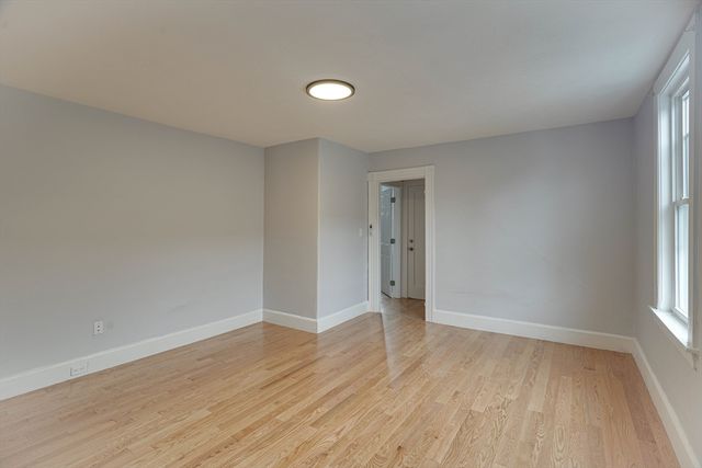 24 Dunlap St 3, Salem, MA 01970