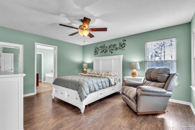 176 Millet Cir, Gonzalez, FL 32533