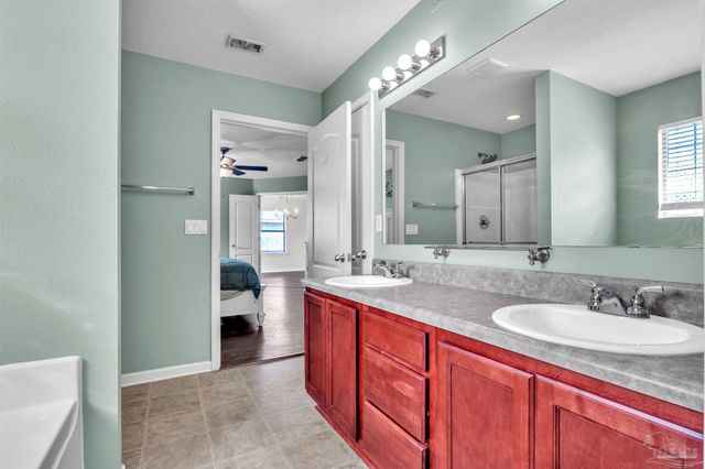 176 Millet Cir, Gonzalez, FL 32533