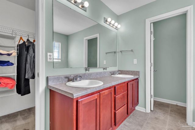 176 Millet Cir, Gonzalez, FL 32533