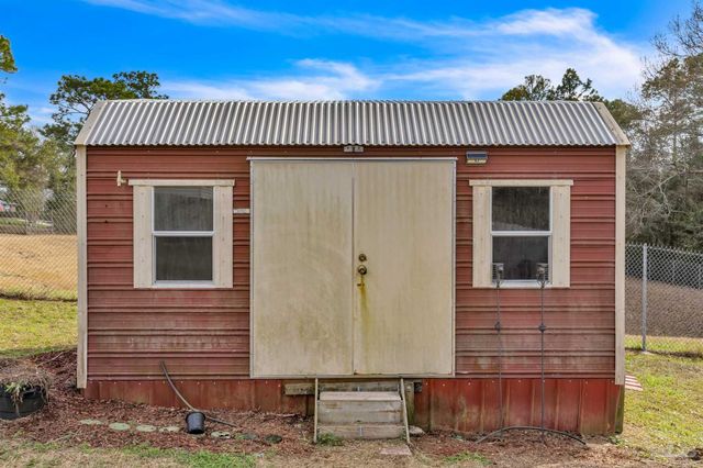 176 Millet Cir, Gonzalez, FL 32533