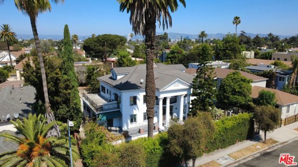2241 Crenshaw Boulevard, Los Angeles, CA 90016