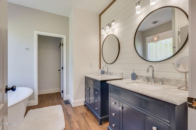 477 Sand Ridge Circle, Jonesborough, TN 37659