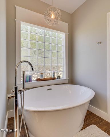 477 Sand Ridge Circle, Jonesborough, TN 37659