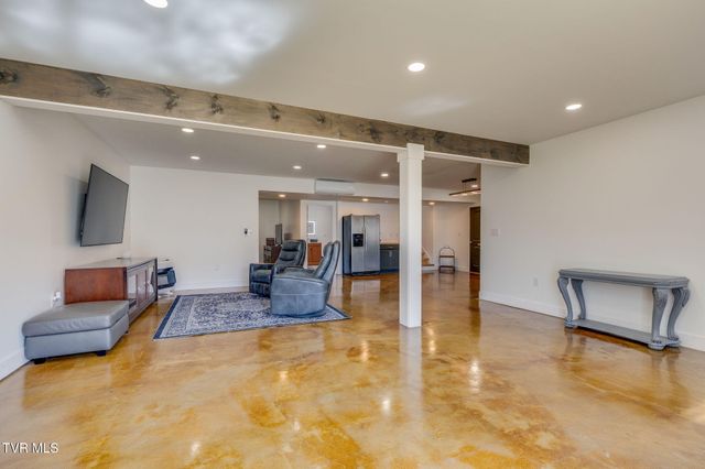477 Sand Ridge Circle, Jonesborough, TN 37659