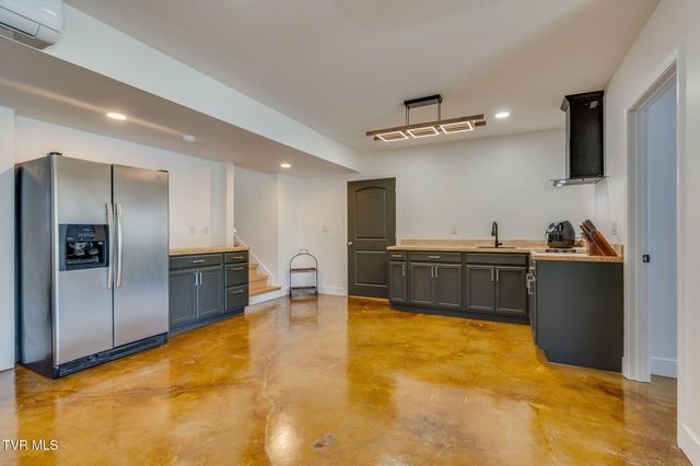 477 Sand Ridge Circle, Jonesborough, TN 37659