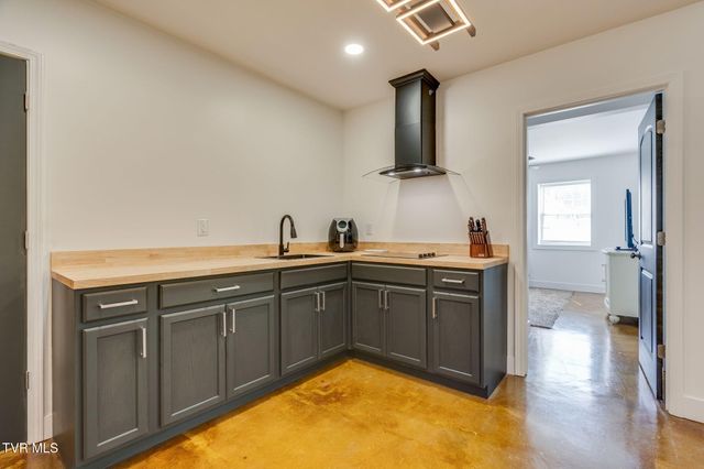 477 Sand Ridge Circle, Jonesborough, TN 37659