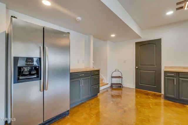 477 Sand Ridge Circle, Jonesborough, TN 37659