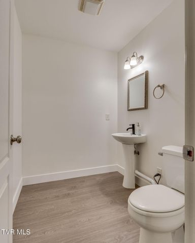 477 Sand Ridge Circle, Jonesborough, TN 37659