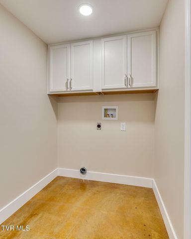 477 Sand Ridge Circle, Jonesborough, TN 37659
