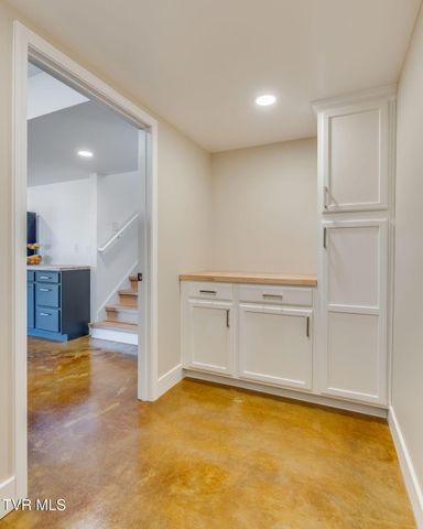 477 Sand Ridge Circle, Jonesborough, TN 37659