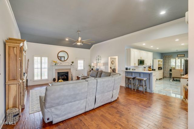 477 Sand Ridge Circle, Jonesborough, TN 37659