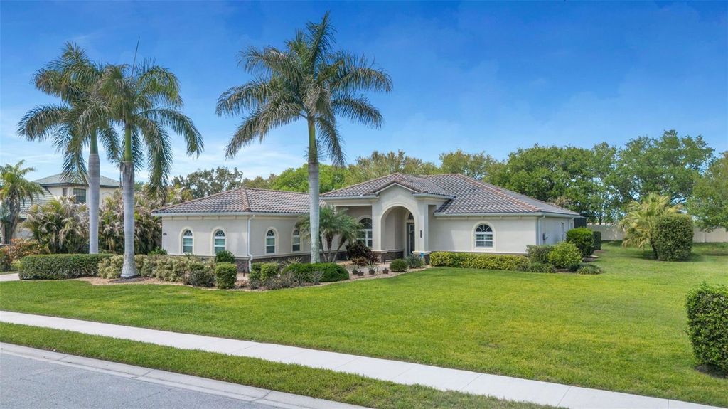 Image 2 of property listing at 380 165TH COURT NE, Bradenton, FL 34212