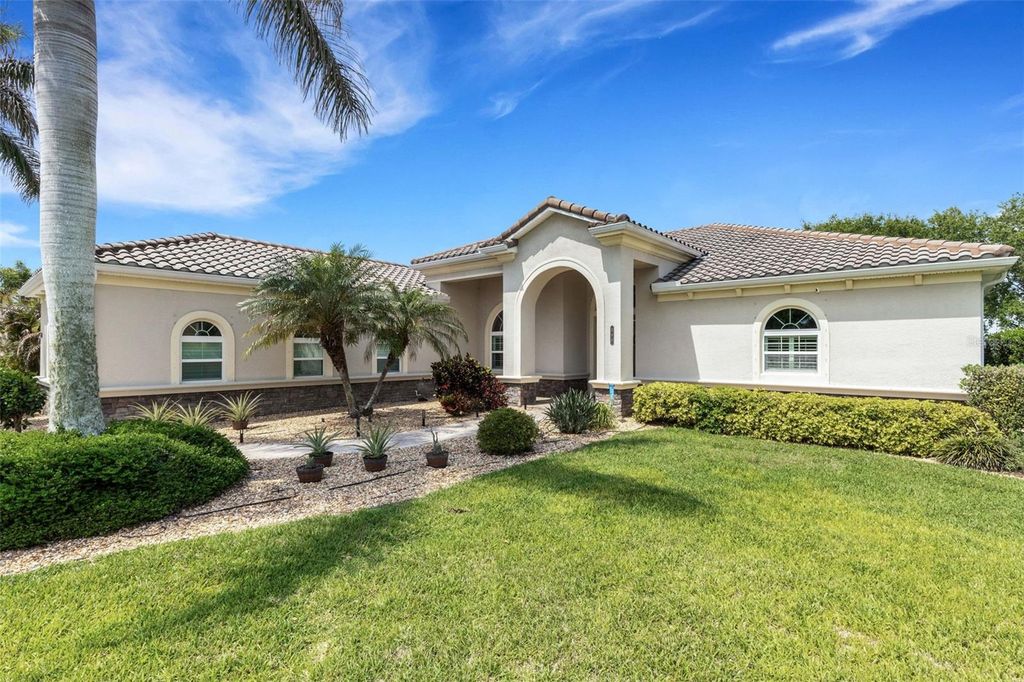 Image 3 of property listing at 380 165TH COURT NE, Bradenton, FL 34212