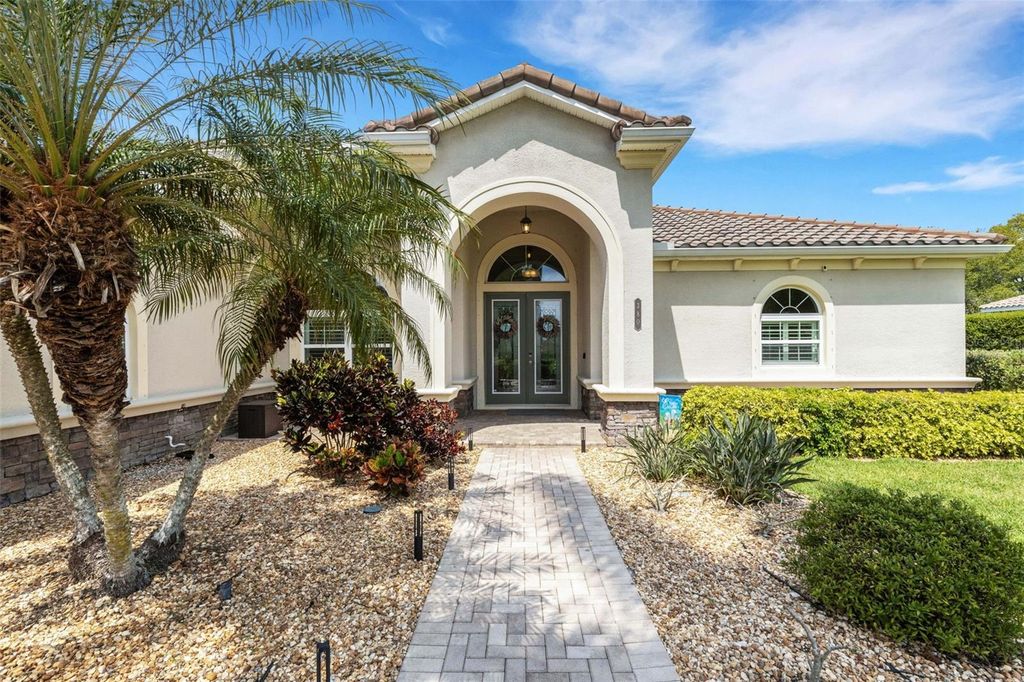 Image 4 of property listing at 380 165TH COURT NE, Bradenton, FL 34212