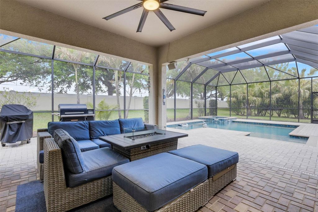 Image 36 of property listing at 380 165TH COURT NE, Bradenton, FL 34212