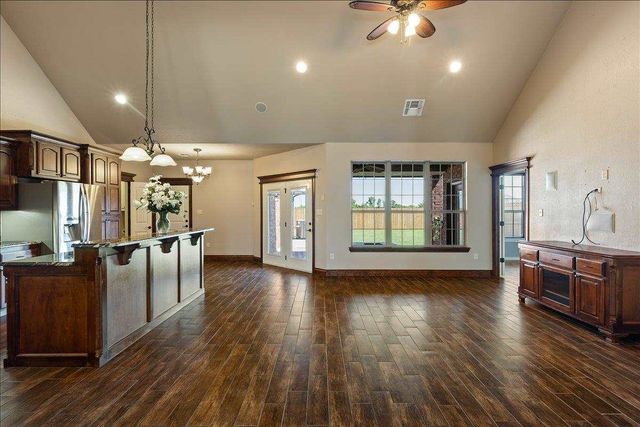 4102 NE Mossy Oak, Lawton, OK 73505