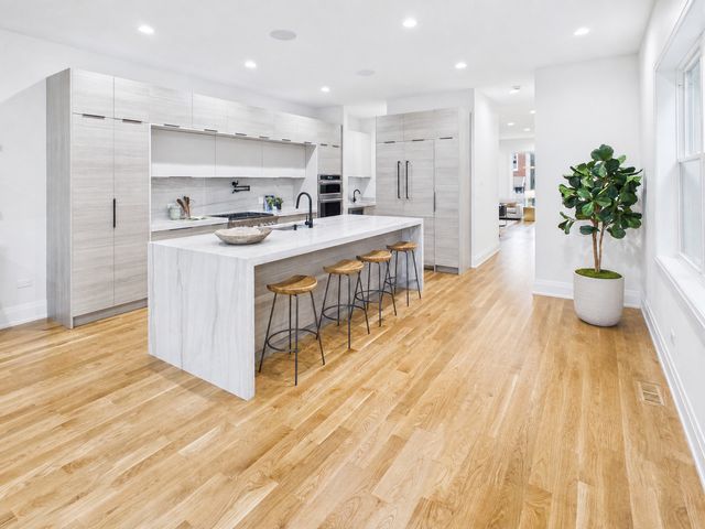 2638 W Superior Street, Chicago, IL 60612