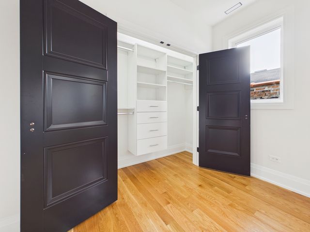 2638 W Superior Street, Chicago, IL 60612