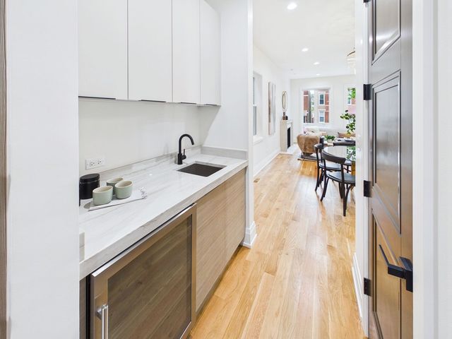 2638 W Superior Street, Chicago, IL 60612