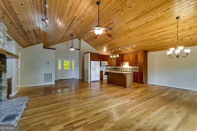 55 Cool Spring Lane, Clayton, GA 30525