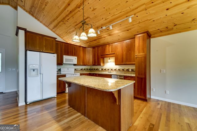 55 Cool Spring Lane, Clayton, GA 30525