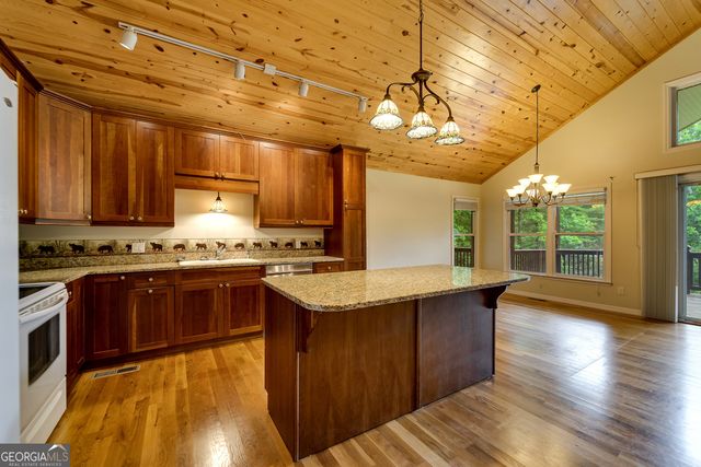 55 Cool Spring Lane, Clayton, GA 30525