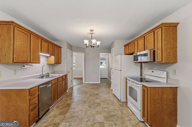 101 Manchester Court, Centerville, GA 31028