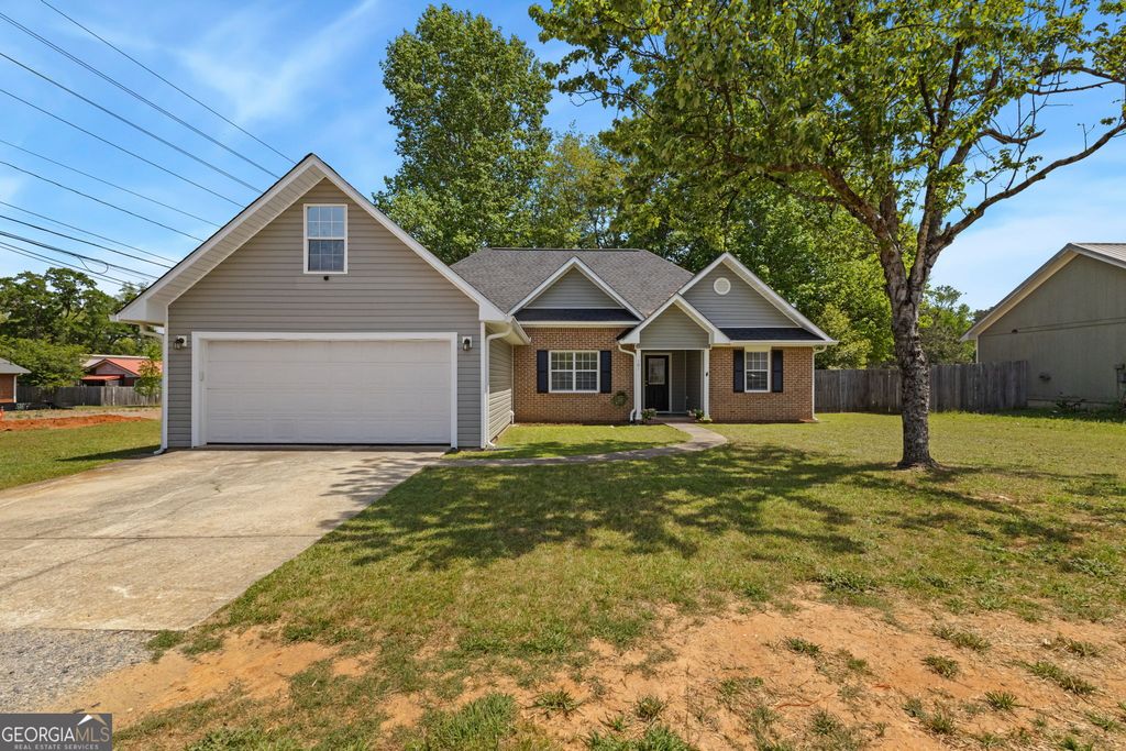 101 Manchester Court, Centerville, GA 31028