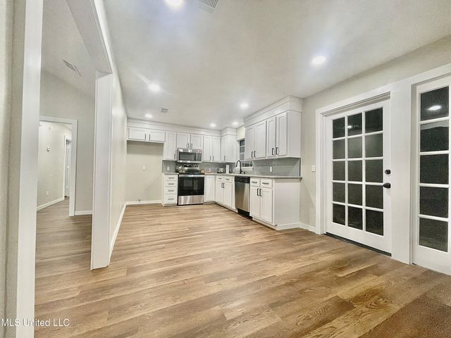 495 Chelsea Drive, Jackson, MS 39212